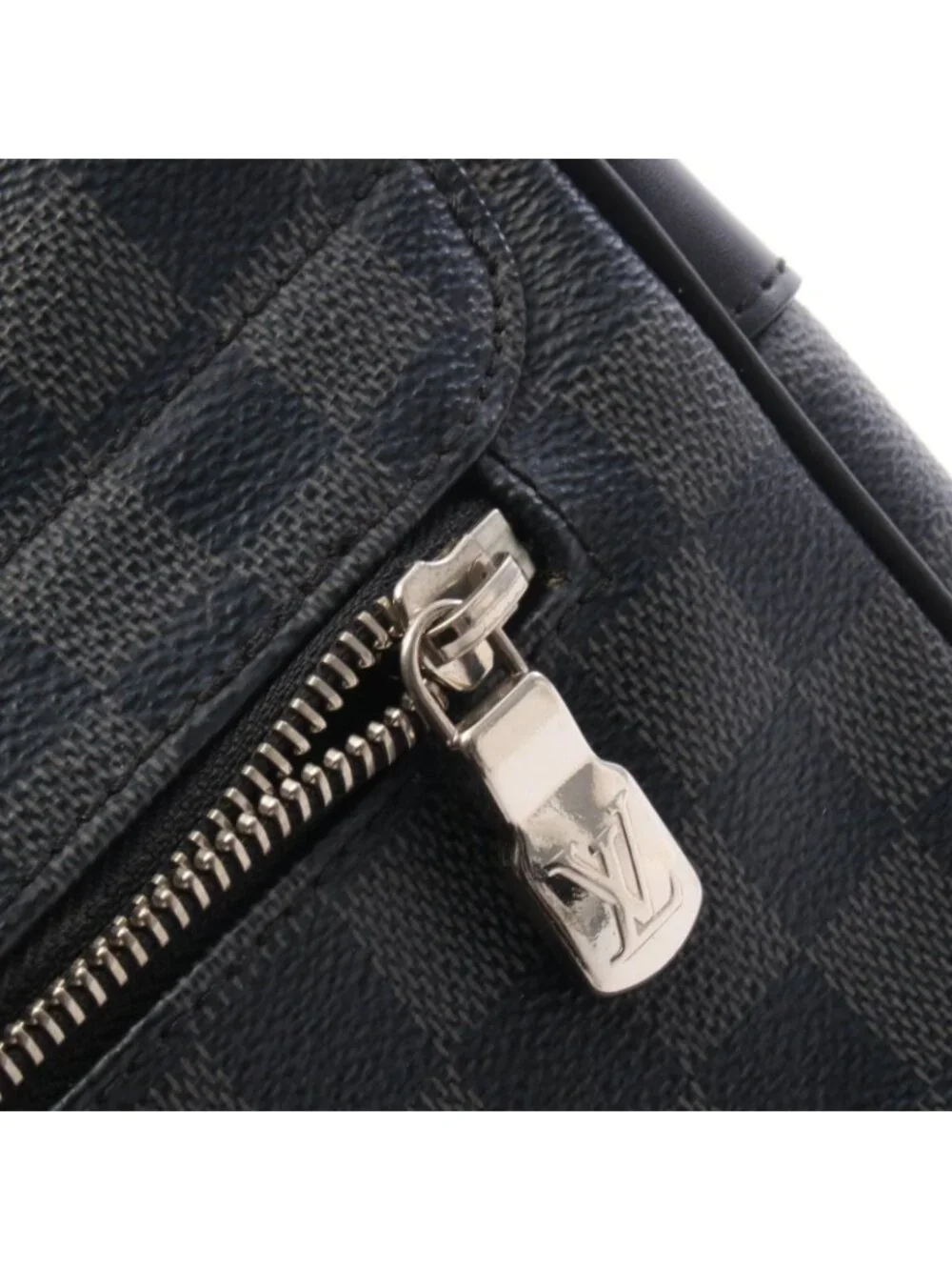 Louis Vuitton Shoulder Bag District MM NM Damier Graphite Leather